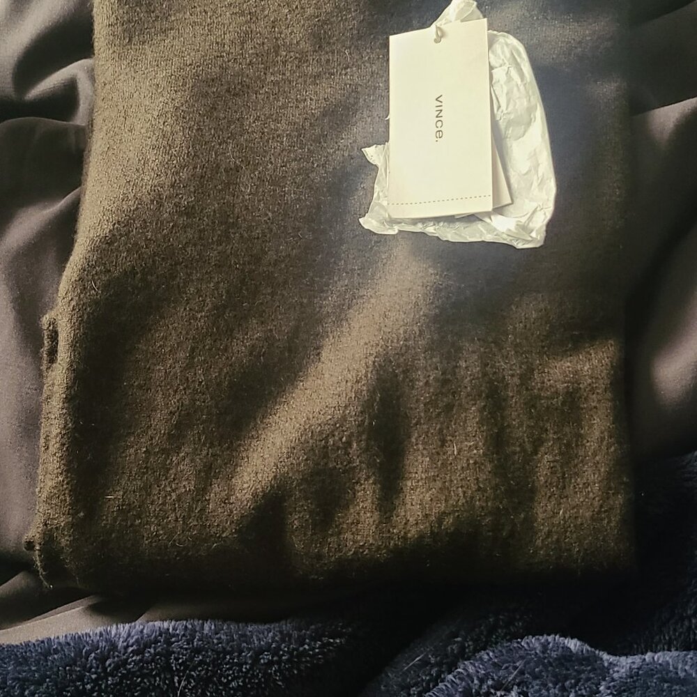 Vince. Sweater